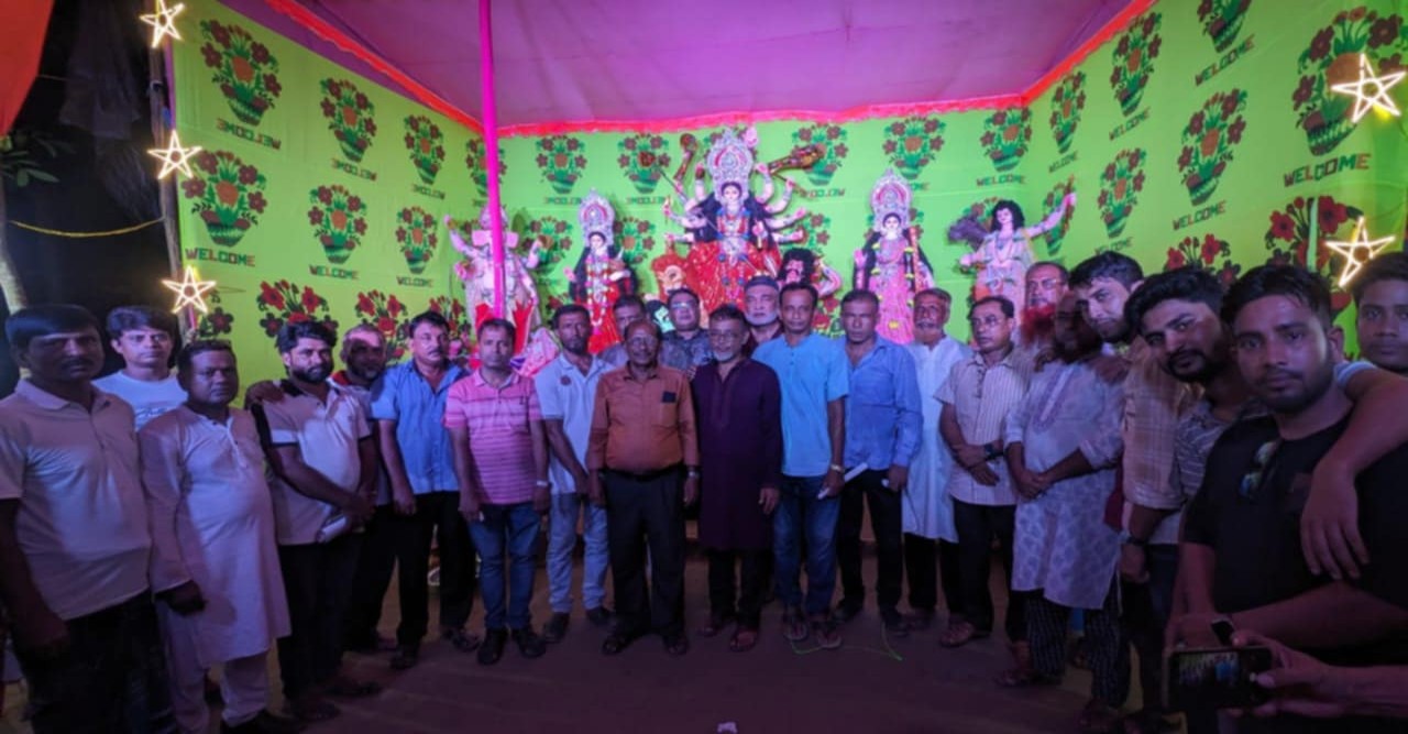 চৌদ্দগ্রামে বিএনপির ৩১ দফার লিফলেট বিতরণ ও পূজা মণ্ডপ পরিদর্শন