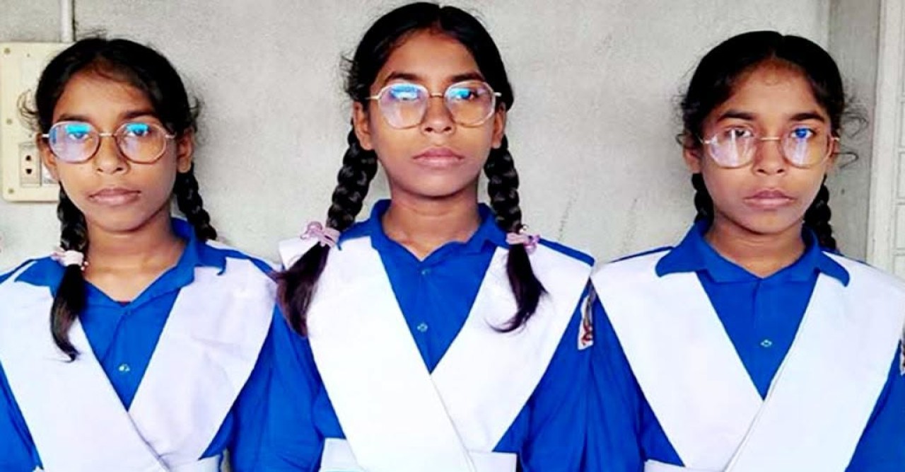 বড়াইগ্রামে একসঙ্গে জন্ম নেওয়া তিন বোনই পেল প্রাথমিকে বৃত্তি