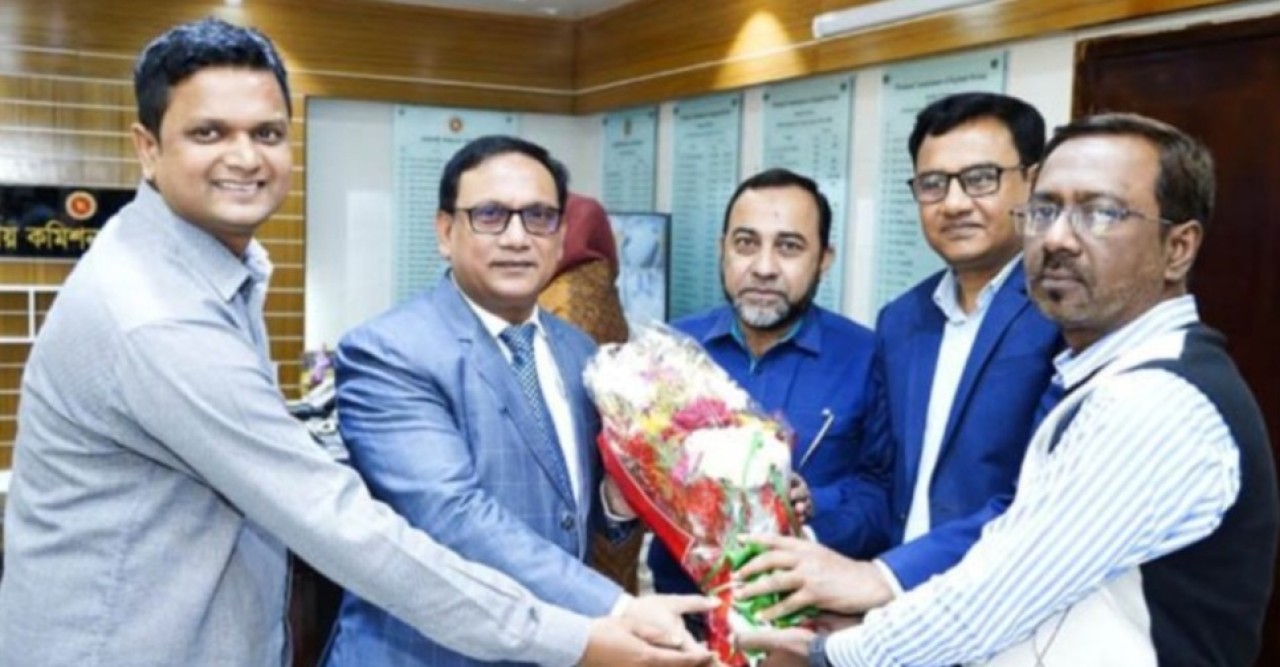 রাজশাহীর নতুন বিভাগীয় কমিশনার হিসেবে যোগদান করেছেন ড. আ.ন.ম বজলুর রশীদ