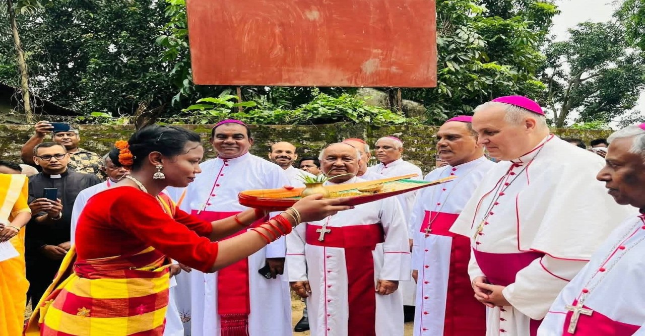 নবঘোষিত জয়পুরহাট ধর্মপ্রদেশের বেণীদুয়ারে অনুষ্ঠিত হয়েছে বিশপ মনোনীত পল গমেজের বিশপীয় অভিষেক
