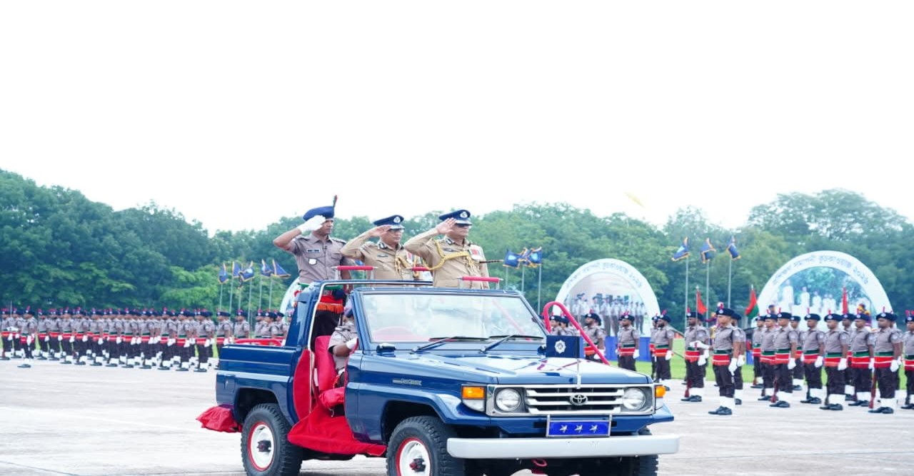 ৪২তম ক্যাডেট সাব-ইন্সপেক্টর ২০২৫ ব্যাচের মৌলিক প্রশিক্ষণ সমাপনী কুচকাওয়াজ অনুষ্ঠিত