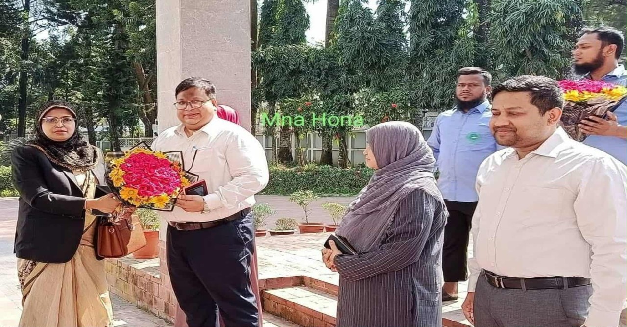 ফেনীতে নতুন জেলা প্রশাসক মনিরা হকের যোগদান