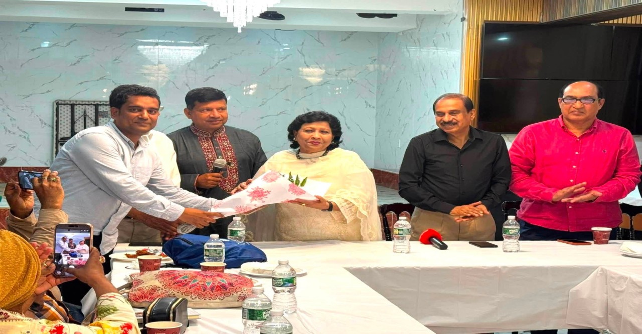 নিউ ইয়র্কে মতিউর রহমান চৌধুরী ও মাহবুবা চৌধুরীকে ঘিরে প্রবাসী সাংবাদিকদের মিলনমেলা
