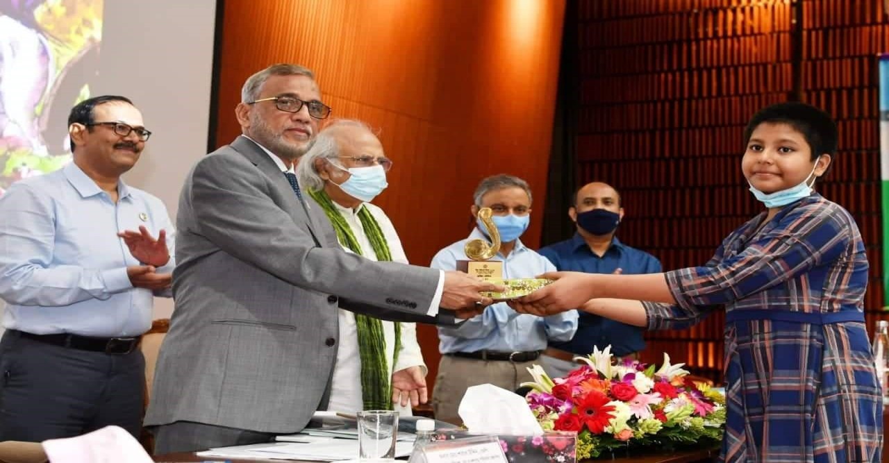 জাতিকে দূষণমুক্ত পরিবেশ উপহার দিতে সরকার অঙ্গীকারবদ্ধ