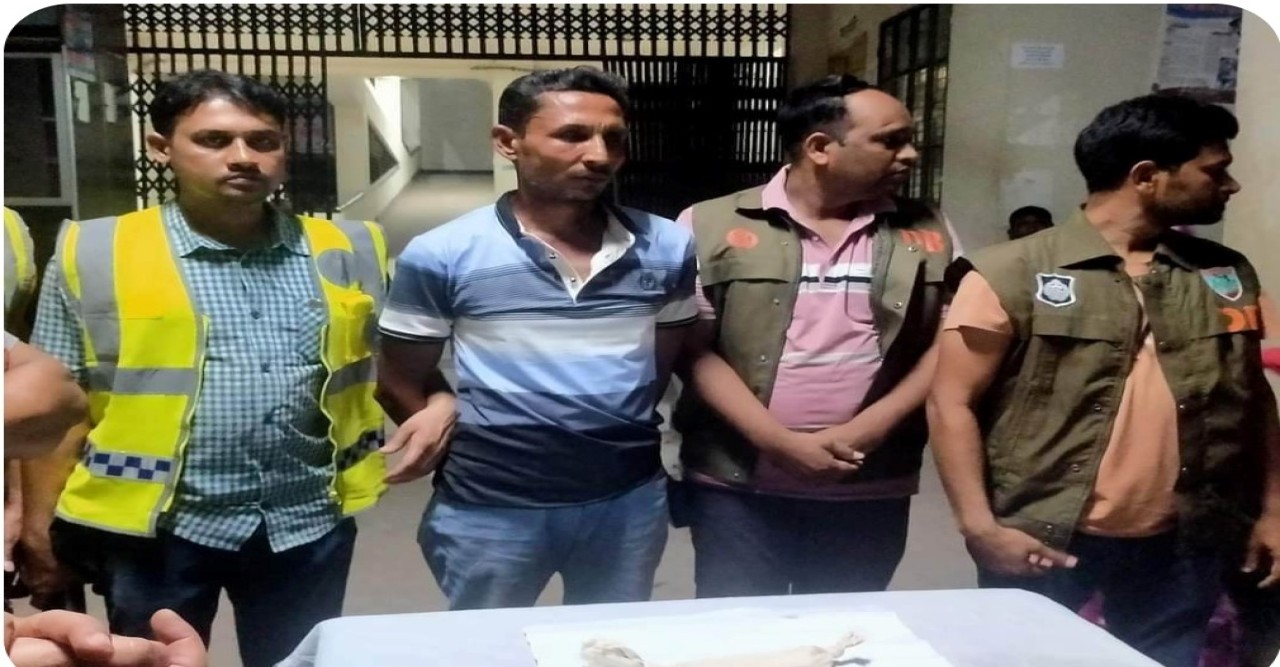 জীবননগরে দেড় কোটি টাকার সোনার বারসহ আটক আনসার সদস্য,স্কুলের অফিস সহায়ক সহ ৩ জন