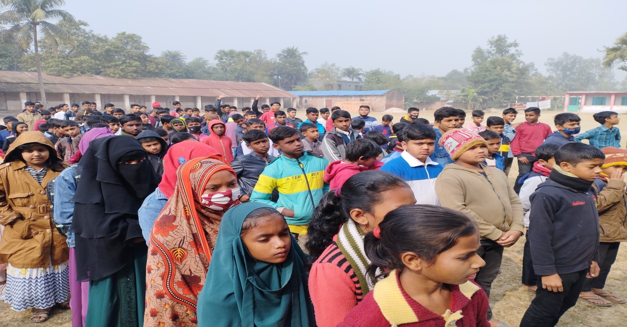 বগুড়ার ছাতিয়ানগ্রামে বই উৎসব পালন