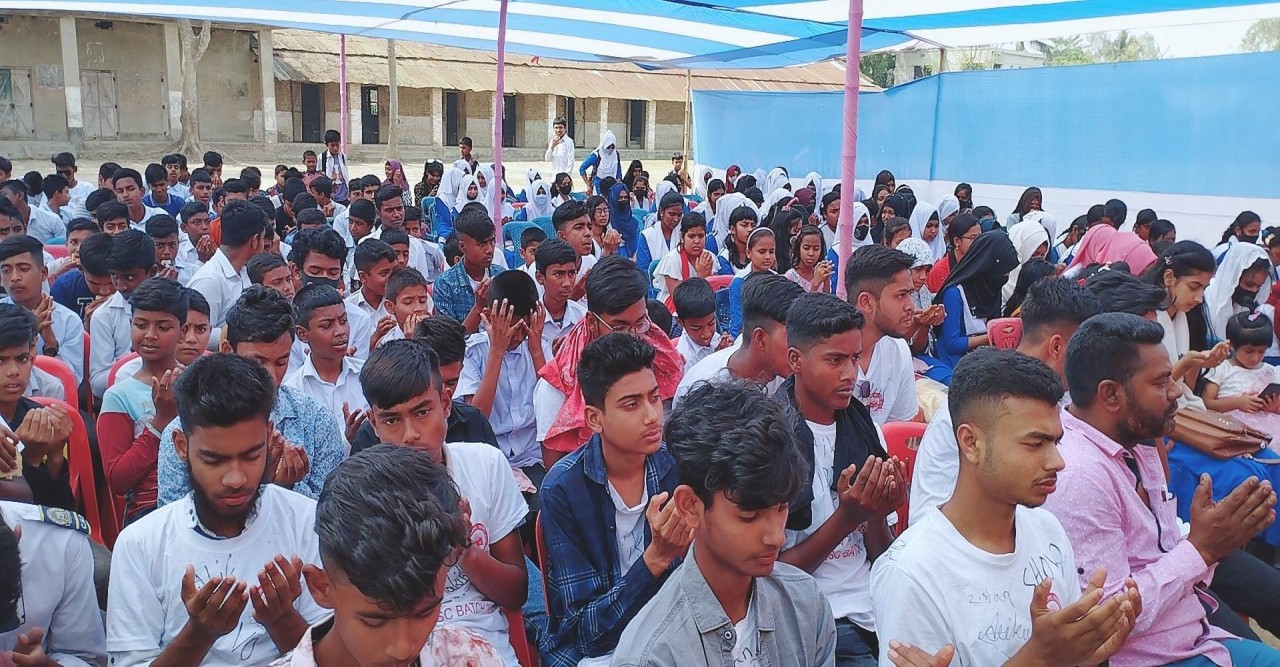 ছাতিনগ্রাম উচ্চ বিদ্যালয়ের এসএসসি পরীক্ষার্থীদের বিদায় অনুষ্ঠান