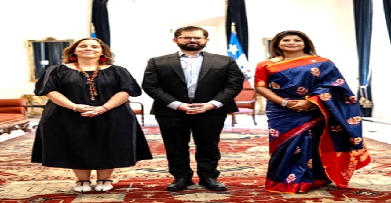 বাংলাদেশের আর্থ-সামাজিক উন্নয়নে অভিভূত চিলির রাষ্ট্রপতিঃ চিলিতে বাংলাদেশের রাষ্ট্রদূতের পরিচয় পত্র পেশ