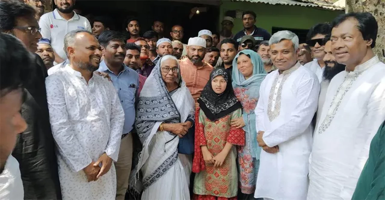 'ছোট্ট খালেদা জিয়া'র বাসায় বিএনপির প্রতিনিধি দল