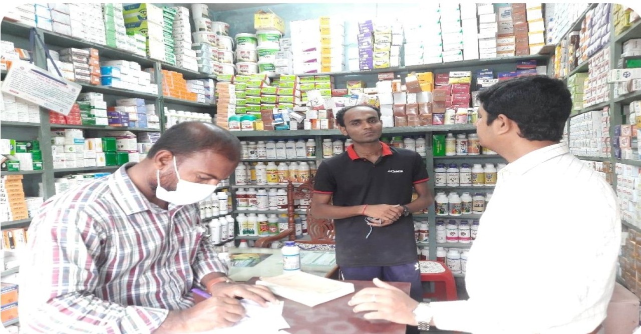 চুয়াডাঙ্গায় মেয়াদ উত্তীর্ণ ঔষধ বিক্রির দায়ে ৪ ফার্মেসীকে জরিমানা
