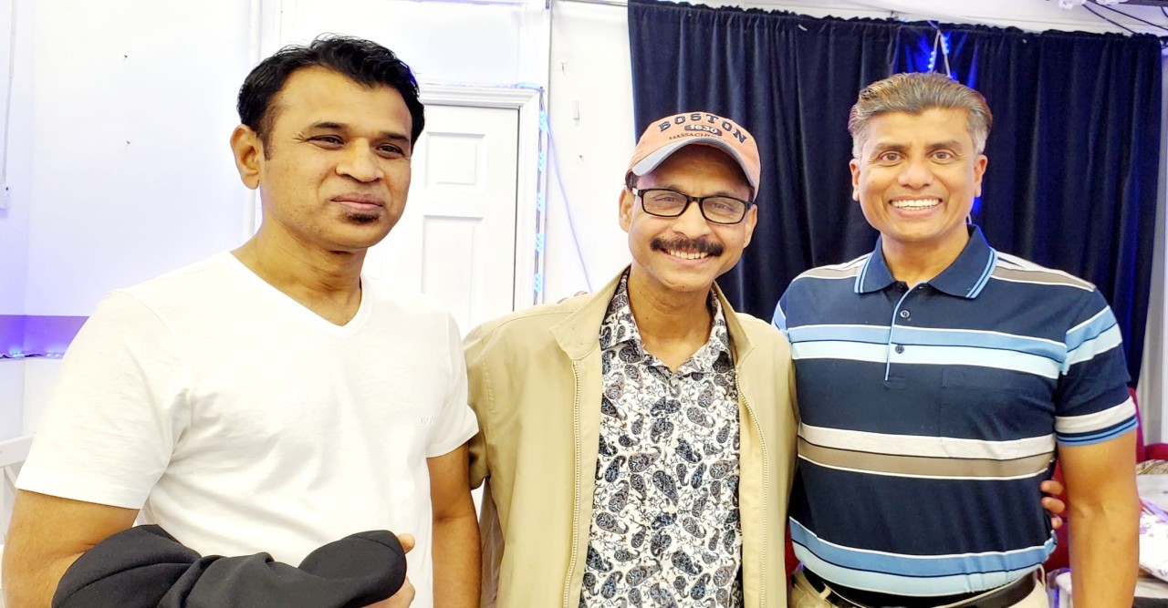 কফি আড্ডায় চুরাশিয়ানরা জমজমাট হয়ে উঠেছিলো