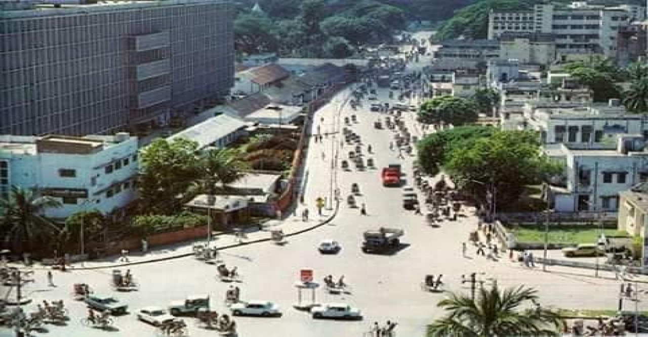ঢাকার প্রথম-- আপনি একটা নকল ঢাকায় ঢাকা পড়া ঢাকা দেখছেন