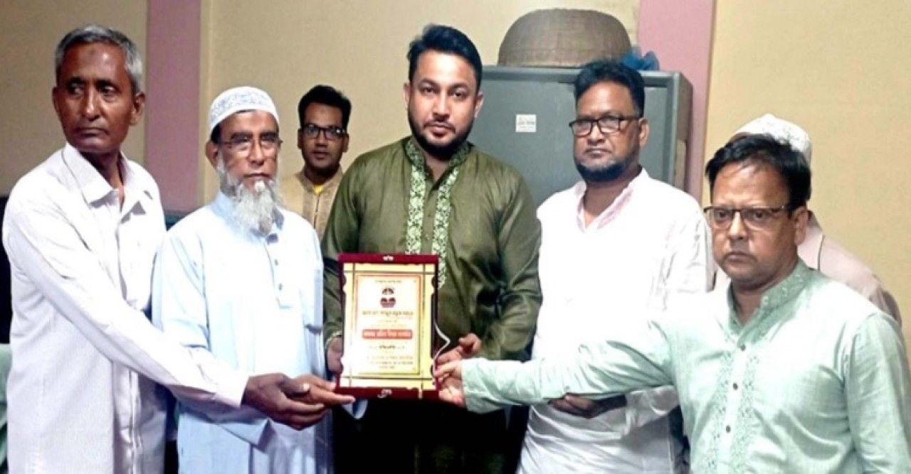 দুপচাঁচিয়া জেকে ডিগ্রী কলেজের ভারপ্রাপ্ত অধ্যক্ষ ও অফিস সহকারী বিদায় সংবর্ধনা ও ইফতার মাহফিল অনুষ্ঠিত
