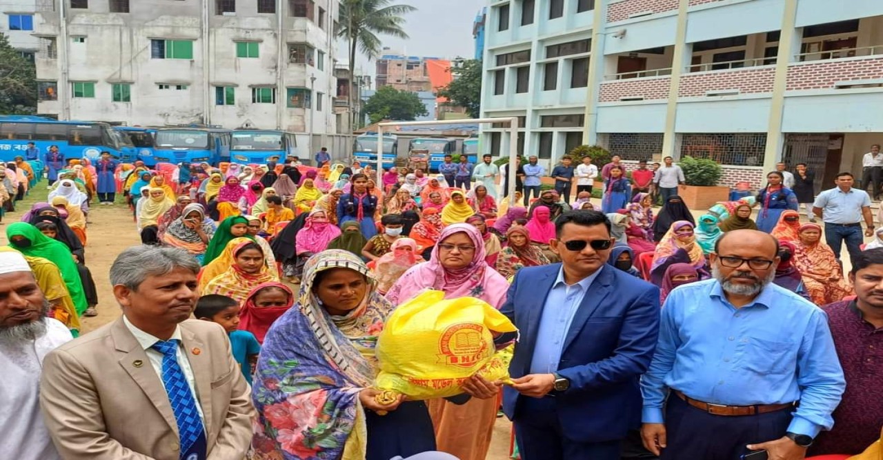 বিয়াম মডেল স্কুল ও কলেজ, বগুড়ার গরিব, দুঃস্থ ও অসহায়দের মাঝে ঈদ খাদ্য সামগ্রী বিতরণ