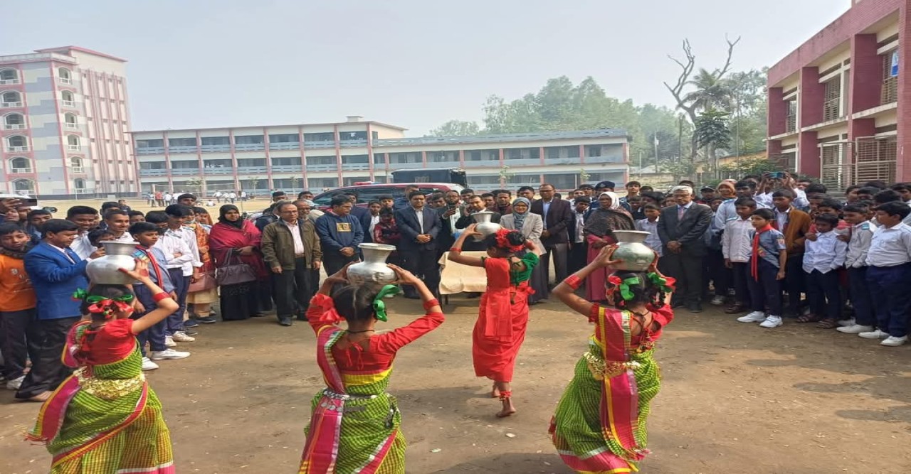 বগুড়ার,সারিয়াকান্দিতে কালিতলা যমুনা নদীর ঘাট পরিদর্শন করলেন জেলা প্রশাসক -হোসনা আফরোজা