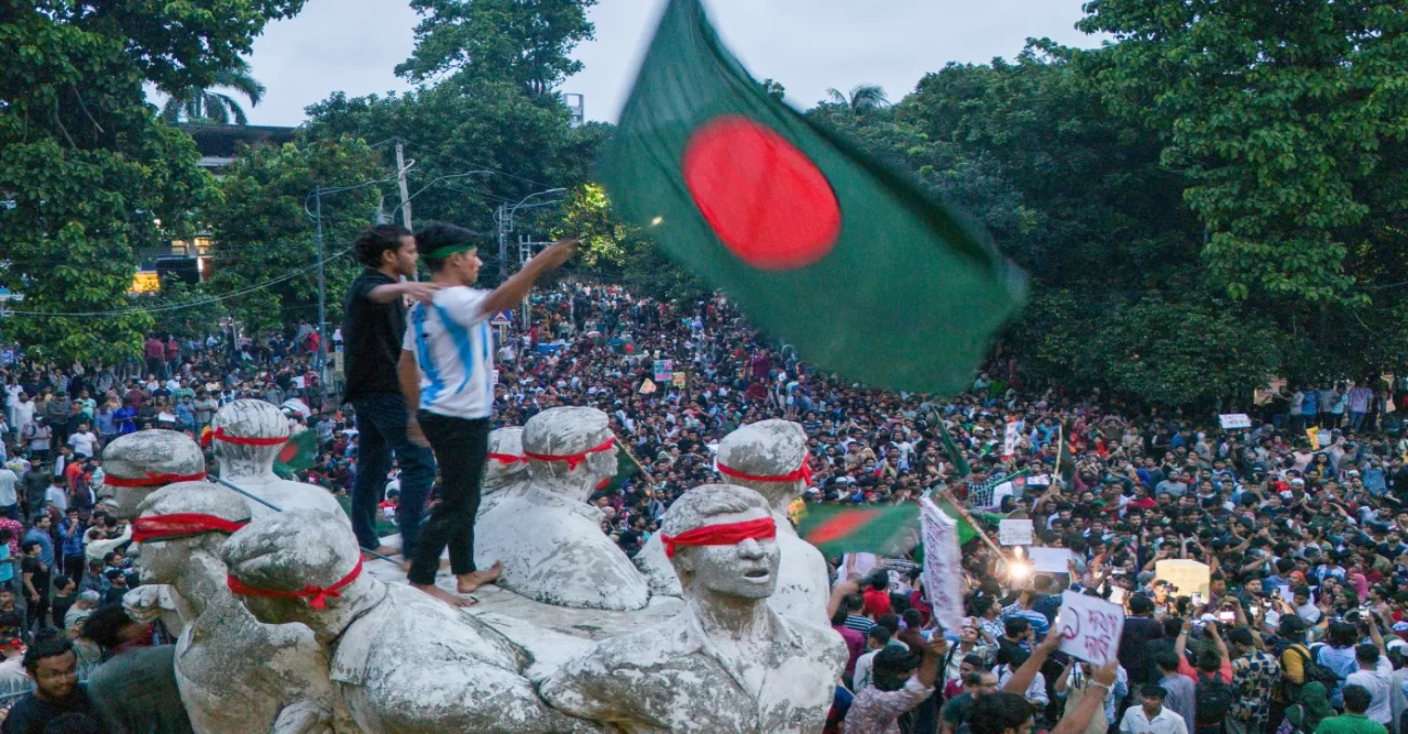 শেখ হাসিনা পালিয়ে আওয়ামী লীগকে ধ্বংস করে গেলেন