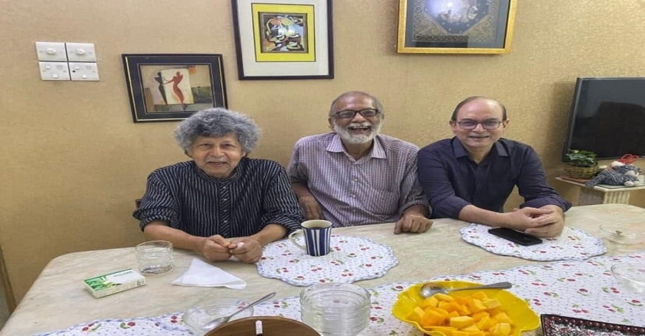 আবার ঢাকায় শৈশব-কৈশোরের ও ছাত্র জীবনের বন্ধুত্ব -- হাসান ফেরদৌস