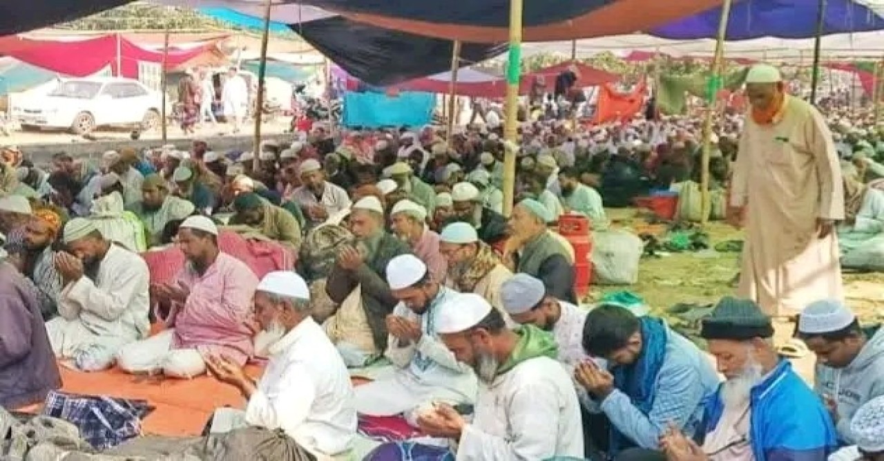 আখেরী মোনাজাতের মধ্য দিয়ে শেষ হলো বগুড়ায় তিন দিনব্যাপি ইজতেমা
