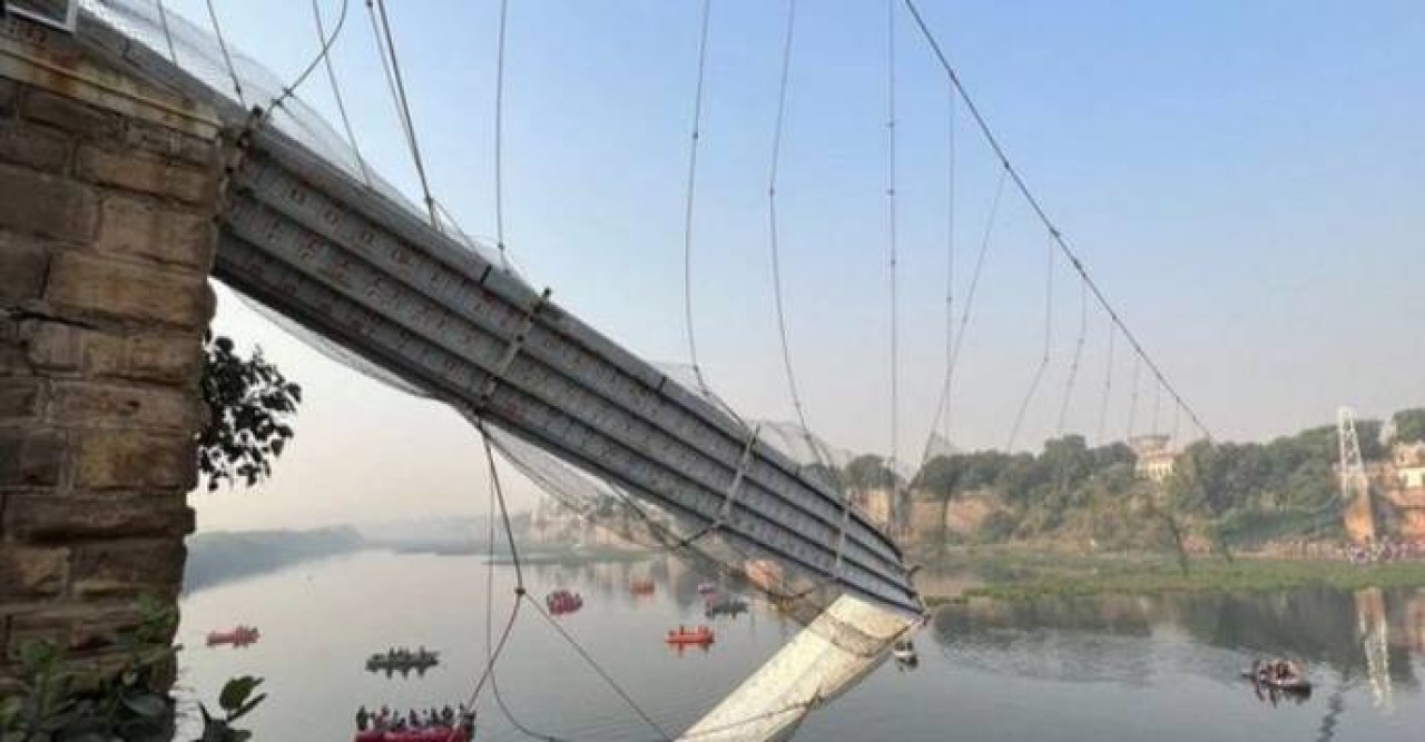 ভারতের গুজরাটে ক্যাবল সেতু ভেঙ্গে হতাহতের ঘটনায় সি চিন পিংয়ের শোক