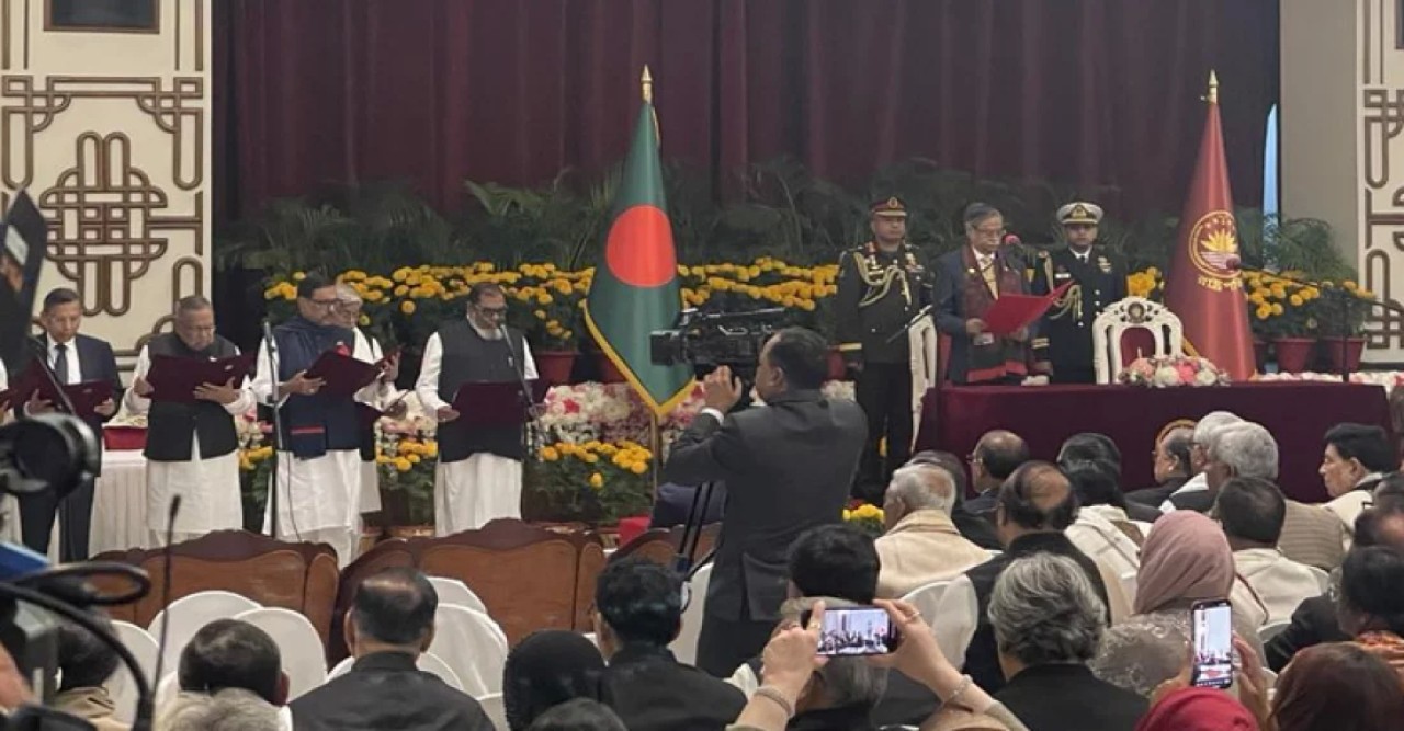 নতুন মন্ত্রিসভায় কে কোন মন্ত্রণালয়ের দায়িত্ব পেলেন
