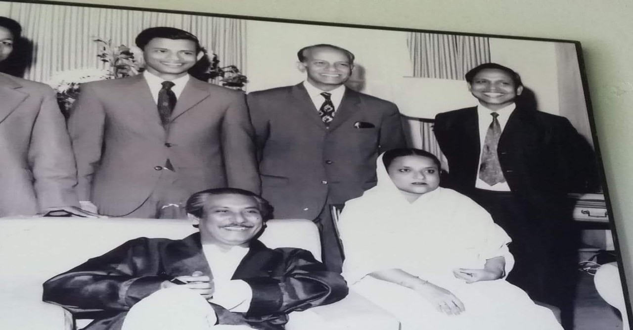 এক অকুতোভয় কূটনীতিকের কথা--সাবেক কূটনীতিক ও কলামিস্ট মহিউদ্দিন আহমেদ