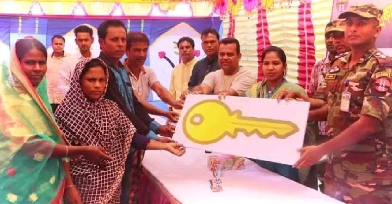 ন‌ওগাঁয় সেনাবাহিনীর নির্মিত আবাসন প্রকল্প হস্তান্তর