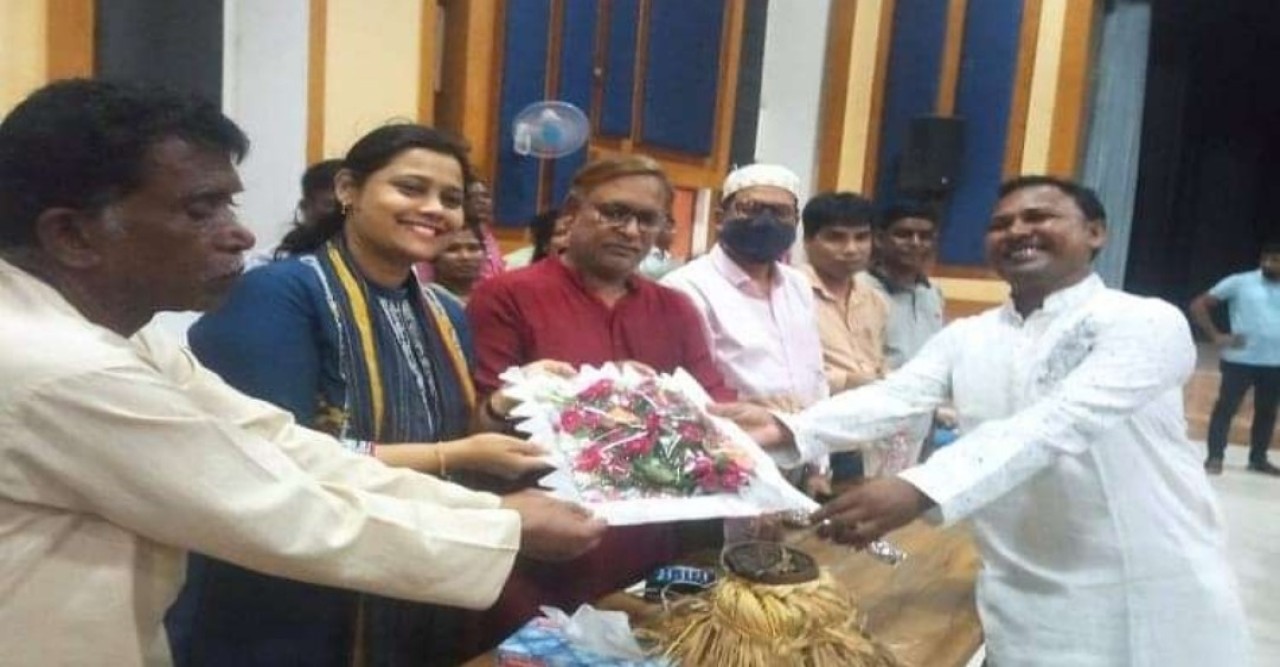 পত্নীতলায় উরাঁও দিবস উপলক্ষে আলোচনা ও কুইজ প্রতিযোগিতা