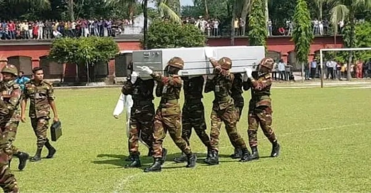 মধ্য আফ্রিকান প্রজাতন্ত্রে নিহত শান্তিরক্ষী জাহাঙ্গীরের লাশ আসার পর বাড়িতে মাতম