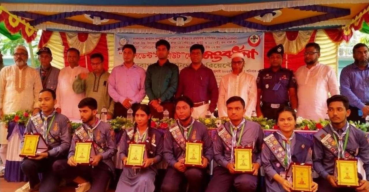 দুপচাঁচিয়া সরকারি পাইলট মডেল উচ্চ বিদ্যালয় এর ৭জন শিক্ষার্থীদের প্রেসিডেন্ট স্কাউটস এ‍্যাওয়ার্ড প্রাপ্তদের সম্বর্ধনা