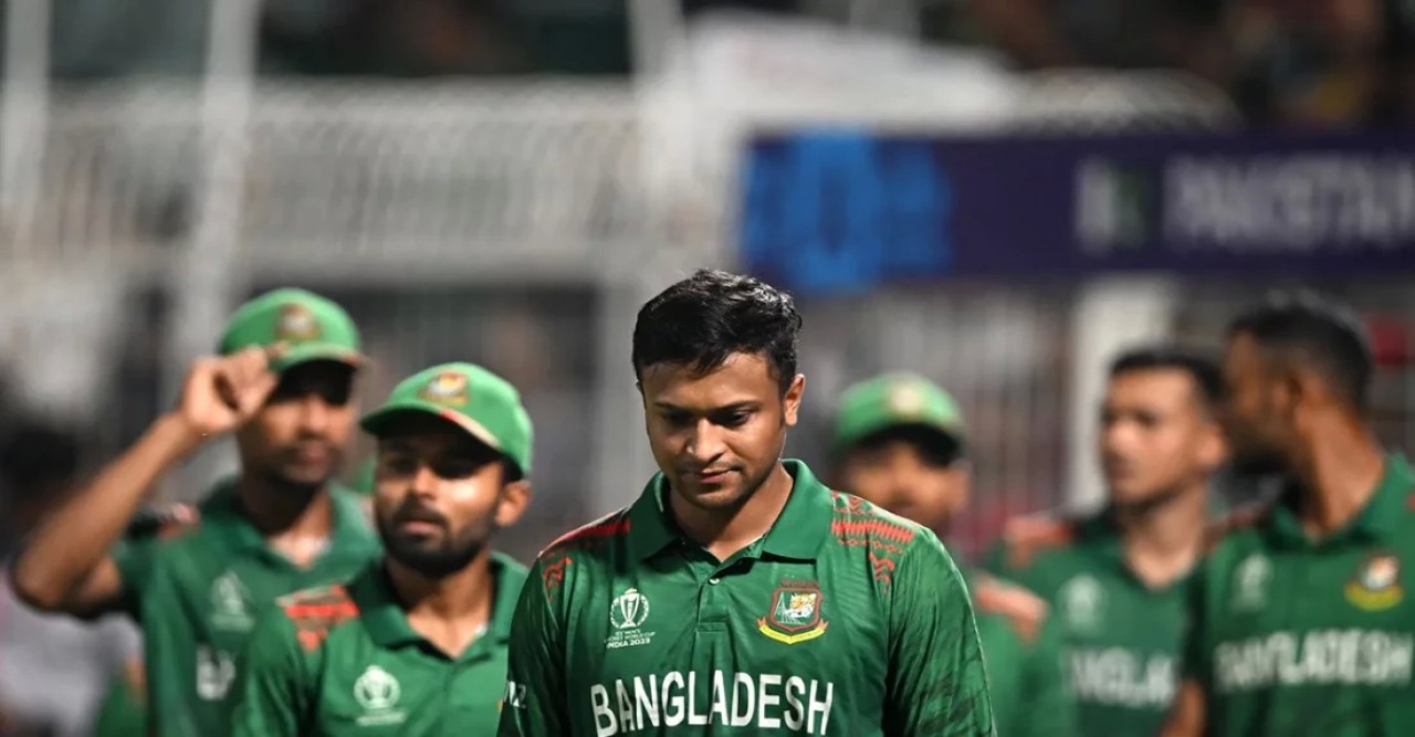 এবারও অসহায় আত্মসমর্পণ সাকিবদের