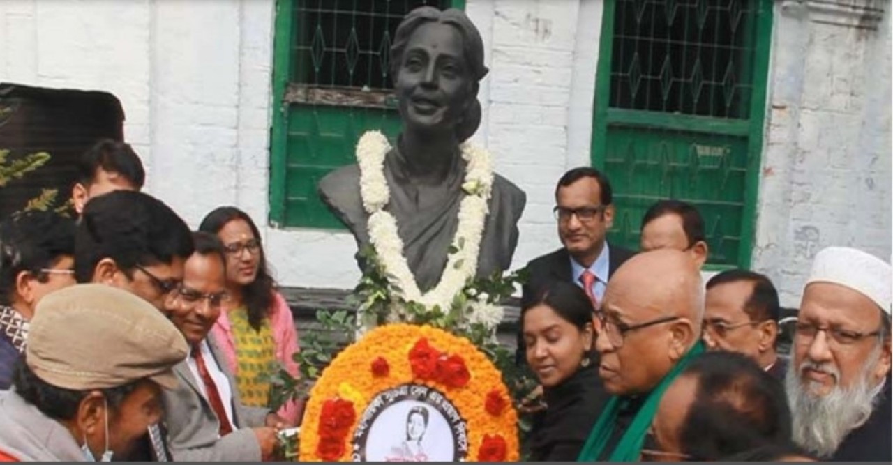 মহানায়িকা সুচিত্রা সেনের প্রয়াণ দিবসে পৈতৃক ভিটায় স্মরণসভা