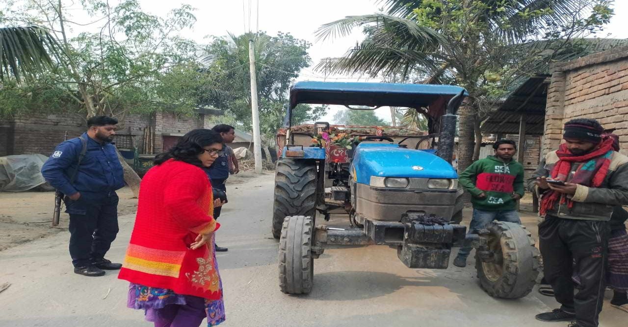 জীবননগরে অবৈধভাবে ভৈরব নদীর মাটি বিক্রির অপরাধে বহুল আলোচিত মাটি বাবলু ওরফে বাবলু কে ১ লক্ষ টাকা জরিমানা