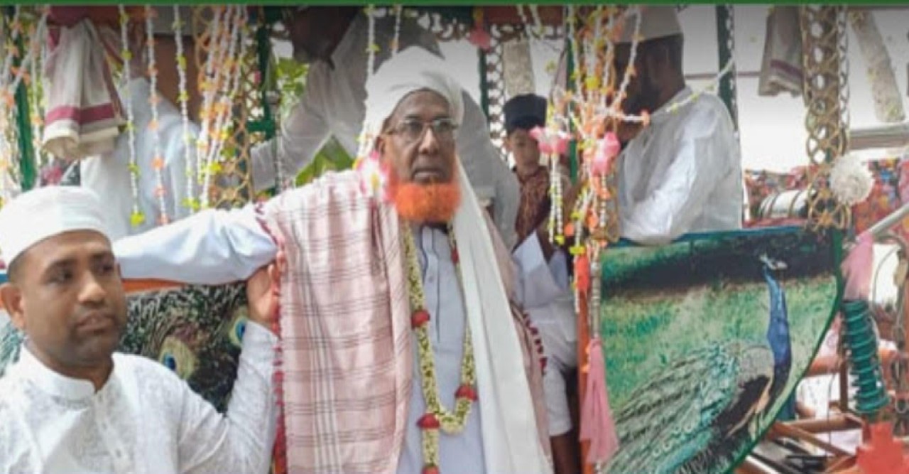 ৪০ বছর ইমামতির অবসান, ঘোড়ার গাড়িতে রাজকীয় বিদায় পেলেন ইমাম জিল্লুর রহমান