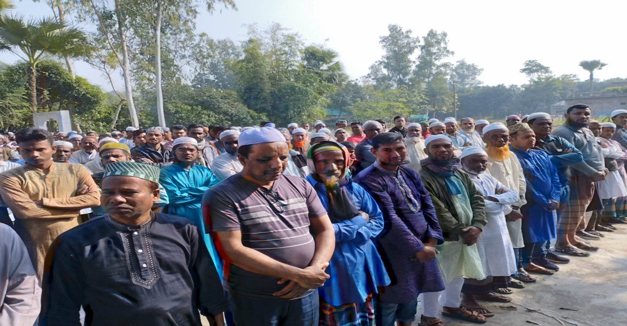 আদমদিঘীর ছাতিয়ানগ্রামের পাহালোয়ান পাড়া গ্রামের হাকিম পাহালোয়ান ভাইয়ের দাফন অনুষ্টিত