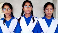 বড়াইগ্রামে একসঙ্গে জন্ম নেওয়া তিন বোনই পেল প্রাথমিকে বৃত্তি