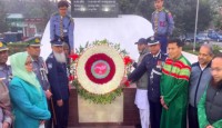 রাজশাহীতে বিনম্র শ্রদ্ধায় জাতীর শ্রেষ্ঠ সন্তানদের স্মরণ  যথাযথ মর্যাদায় রাজশাহীতে পালিত হয়েছে মহান বিজয় দিবস