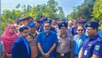 নীলসাগর ট্রেন দুর্ঘটনাস্থল পরিদর্শনে  বিভাগীয় কমিশনার ও ডি আই জি এবং বগুড়া জেলা প্রশাসক