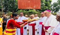 নবঘোষিত জয়পুরহাট ধর্মপ্রদেশের বেণীদুয়ারে অনুষ্ঠিত হয়েছে বিশপ মনোনীত পল গমেজের বিশপীয় অভিষেক