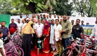 আদমদীঘিতে বিশেষ বরাদ্দে বিভিন্ন উপকরণ বিতরণ করলেন সংসদ সদস্য আব্দুল মহিত তালুকদার