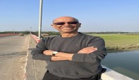 এক অপার্থিব মায়াবী আলোয়--  জসিম মল্লিক