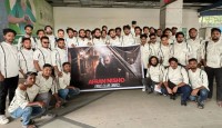 ‘দাগি’ দেখতে কয়েদির বেশে সিনেমা হলে শতাধিক নিশো ভক্ত