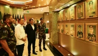 সাবেক সেনাপ্রধানদের ছবির মাঝে বাবার ছবি দেখে থমকে দাঁড়ালেন প্রধানমন্ত্রী