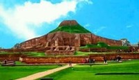 পাহাড়পুর বৌদ্ধ বিহার   প্রায় ধ্বংসপ্রাপ্ত একটি প্রাচীন স্থাপনা