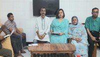 আদমদীঘিতে সাংবাদিকদের সাথে প্রযোজক কন্যা বিন্দীর মতবিনিময়