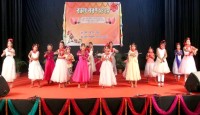 বগুড়ায় শিল্পকলা একাডেমিতে বসন্ত বরণ উদযাপন