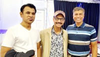 কফি আড্ডায় চুরাশিয়ানরা জমজমাট হয়ে উঠেছিলো