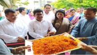 খানসামায় পরিদর্শন ও মতবিনিময় সভা করলেন বিভাগীয় কমিশনার হাবিবুর রহমান