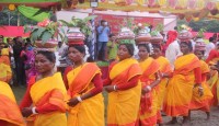 নওগাঁয় কারাম উৎসবে মাতোয়ারা ক্ষুদ্র জাতিসত্তার মানুষ