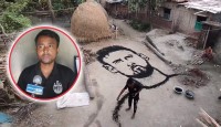 ছাই-পেন্সিল দিয়ে ছবি আঁকেন জয়পুরহাটের প্রসেনজিৎ