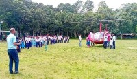 বগুড়ায় হেলিকপ্টারে ঘুরলো এসএসসিতে ১২০০ নম্বর পাওয়া শিক্ষার্থীরা